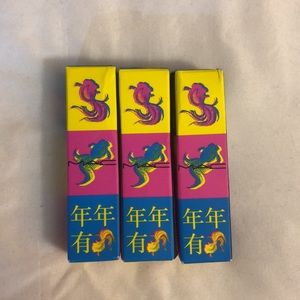 3 POWDER KISS LIPSTICKS / MOON MASTERPIECE